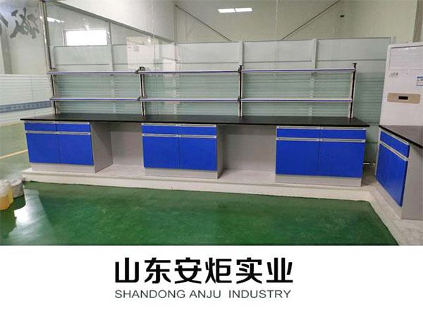 山東安炬實業有限公司實驗臺安裝現場